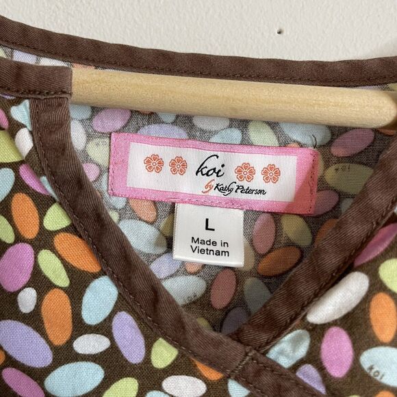 Koi By Kathy Peterson Womens Scrub Top Brown Multicolor Eggs Large Short Sleeve - Picture 2 of 4